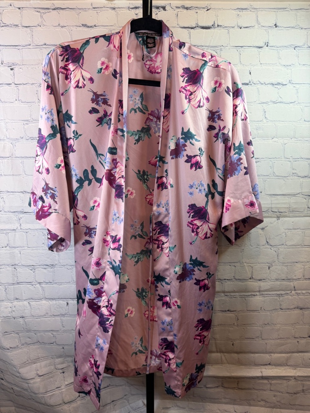 Victoria's Secret Pink Floral Satin Kimono Robe